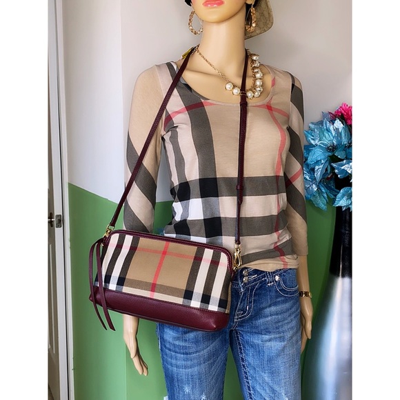 Authentic Burberry crossbody - Picture 4 of 8